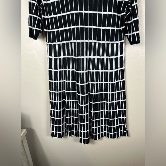 Lane Bryant 14-16  21 p2p 19”waist 44” length preowned black /white a line - Picture 4 of 9